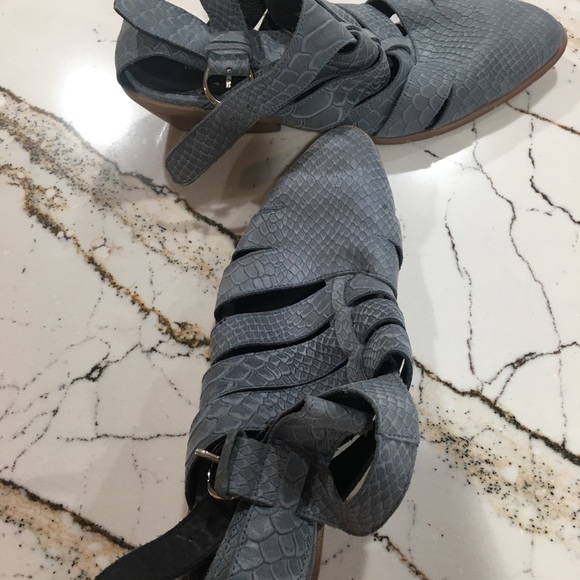 SOLD out blu Croc leather designer - Picture 2 of 3